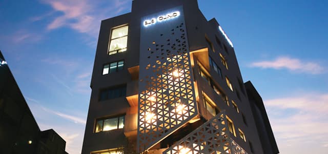 Exterior of the BLS Clinic main branch building in Cheongdam, Seoul